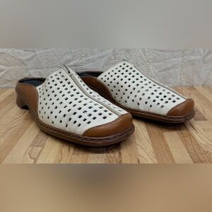 Rieker Antistress Doris Beige Leather Clogs Round Toe Slide On Shoes Sz 40